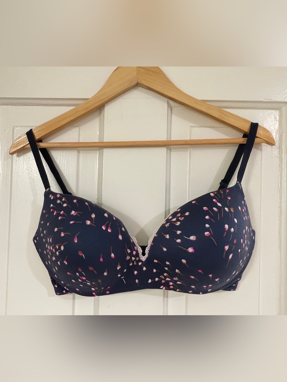 Victoria’s Secret Floral Plunge Demi Bra Black Pink 34DD Gently Used